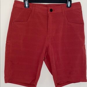Kuhl men’s brick red 10” inseam flat front performance shorts Sz 32